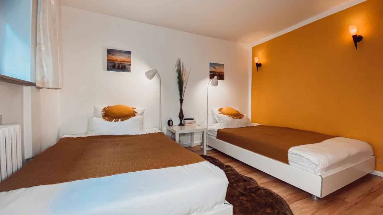 Villa Herkules - privates zwei Zimmer Apartment am Waldrand mit 2x Smart TV und kostenlosen Parkplätzen Kassel Exteriör bild