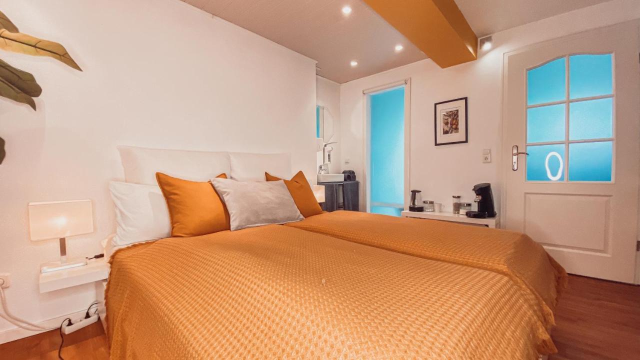 Villa Herkules - privates zwei Zimmer Apartment am Waldrand mit 2x Smart TV und kostenlosen Parkplätzen Kassel Exteriör bild